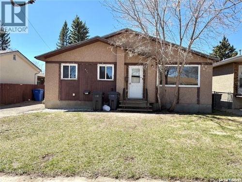 671 102nd St, North Battleford, SK, S9A1C9 | Card Image
