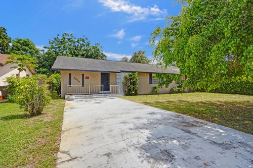 2886 Floral Rd, LAKE WORTH, FL, 33462-3821 | Card Image
