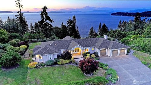 1070 Marshall Dr, Camano Island, WA, 98282-8787 | Card Image