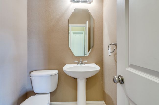 1416 Chase Ln, Townhouse with 4 bedrooms, 4 bathrooms and null parking in Irving TX | Image 21