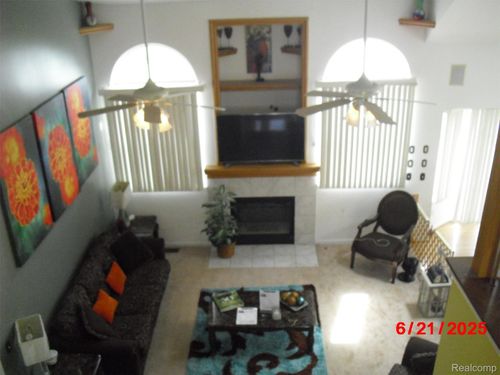27363 Lilly Ct, Trenton, MI, 48183-2788 | Card Image
