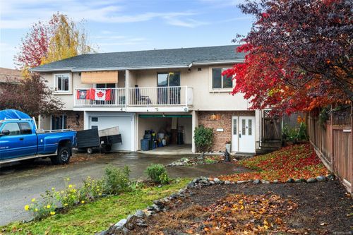 8075 Queen St, Crofton, BC, V0R1R0 | Card Image