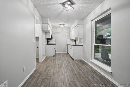 1104 Waco St, Broken Arrow, OK, 74011-2823 | Card Image