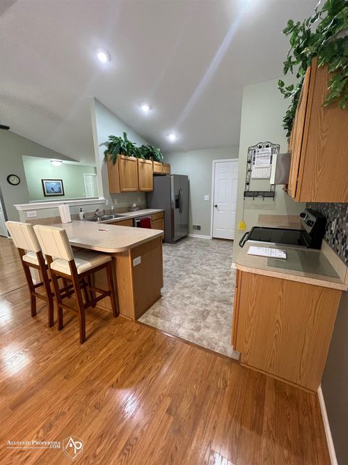 9004 Spring Brook Cir, Davison, MI, 48423-2135 | Card Image