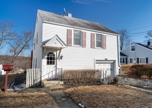 19 Knickerbocker Avenue, Stamford, CT, 06907 | Card Image