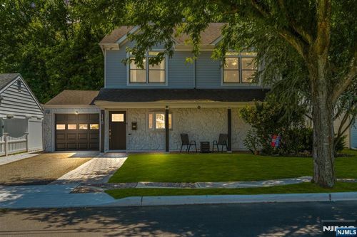 118 Howard Ave, Rochelle Park, NJ, 07662-3523 | Card Image