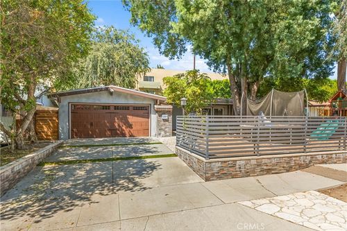 23151 Bigler St, Woodland Hills, CA, 91364-2708 | Card Image