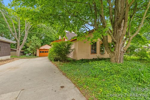 259 North St, Saugatuck, MI, 49453-9777 | Card Image