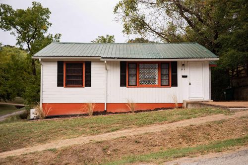 303 N 5th St, Thayer, MO, 65791-1108 | Card Image