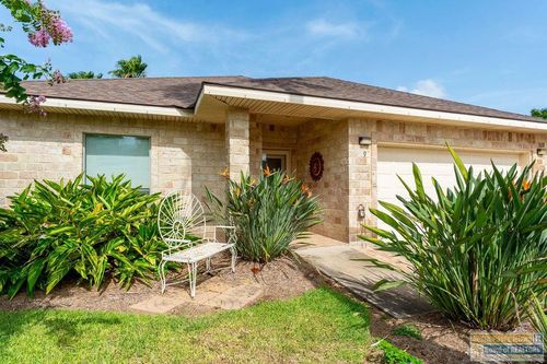 9 Torrey Pines Rd, Laguna Vista, TX, 78578-2860 | Card Image