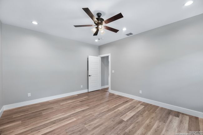 304 E Westmeyer St, House other with 3 bedrooms, 2 bathrooms and null parking in Poth TX | Image 19