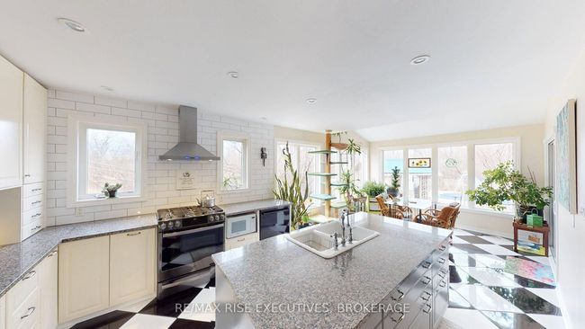 1957 Rosedale Dr, House other with 4 bedrooms, 4 bathrooms and 4 parking in Glenburnie ON | Image 9