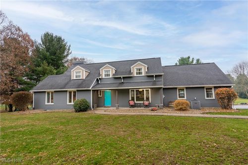 704 Reno Dr, Louisville, OH, 44641-2213 | Card Image