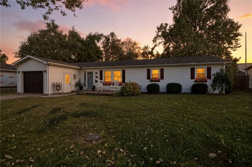 316 N Walnut St, Arcola, IL, 61910-1220 | Card Image