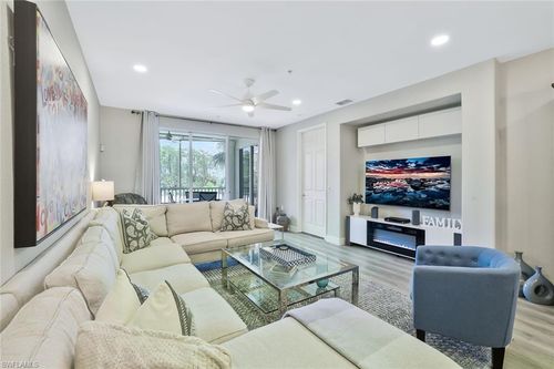 102-4883 Hampshire Ct, NAPLES, FL, 34112-8435 | Card Image