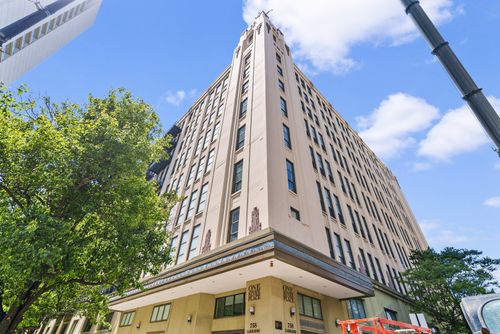 305-758 N Larrabee St, Chicago, IL, 60654-6447 | Card Image