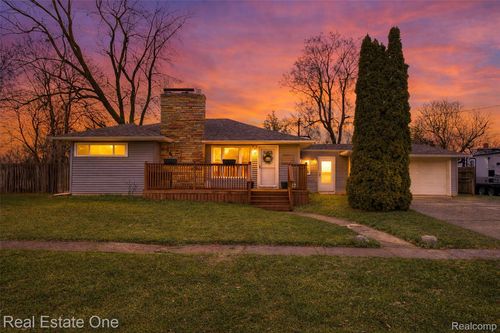 2293 Nichols Ave, Flint, MI, 48507-4449 | Card Image