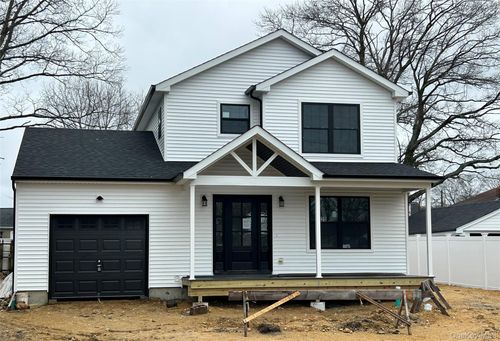 20 10th St, Ronkonkoma, NY, 11779-5414 | Card Image