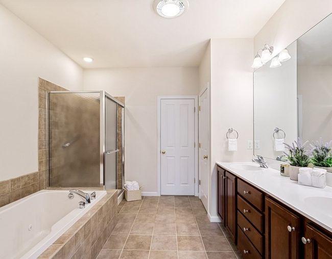 82 - 82 Buttercup Ln, Condo with 2 bedrooms, 3 bathrooms and 2 parking in South Grafton MA | Image 17