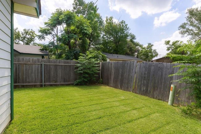B - 415 M L K Dr, Home with 2 bedrooms, 1 bathrooms and 2 parking in Elgin TX | Image 11
