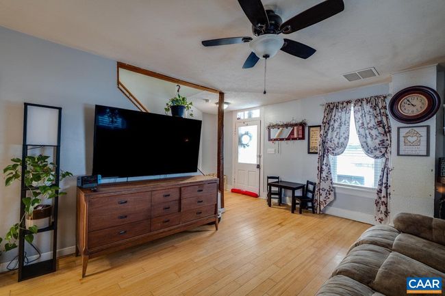 9751 Singers Glen Rd, House other with 3 bedrooms, 2 bathrooms and null parking in SINGERS GLEN VA | Image 9