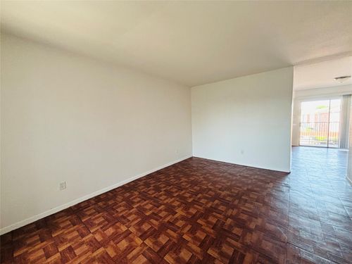 129-9201 Clarewood Dr, Houston, TX, 77036-3563 | Card Image