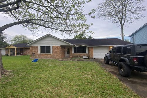 104 Oriole Ln, Angleton, TX, 77515-3825 | Card Image