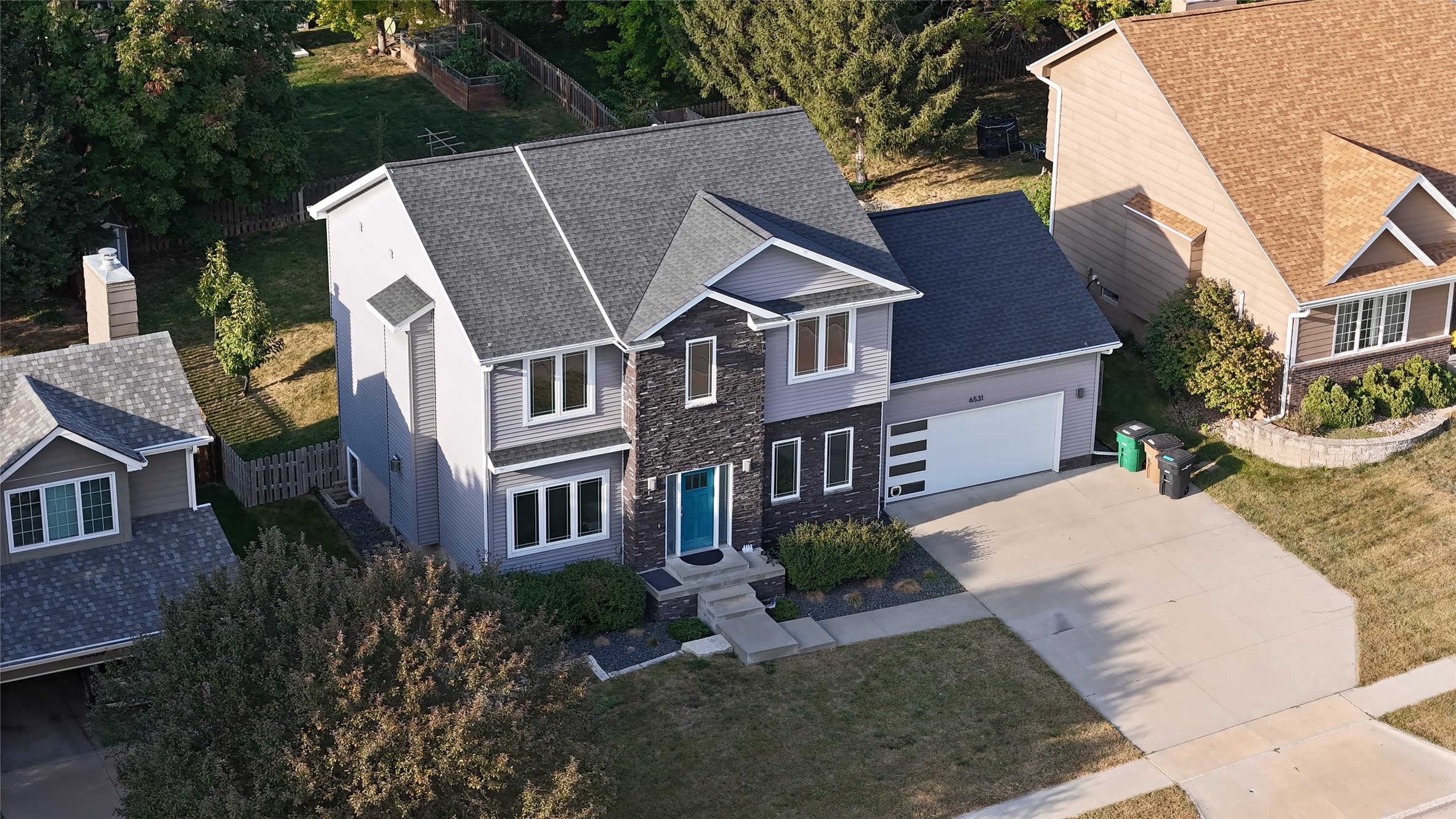 Bradford Dr, West Des Moines, IA 50266
