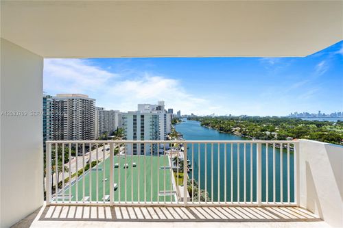 15f-5838 Collins Ave, Miami Beach, FL, 33140-2230 | Card Image