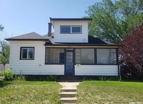 79 Coteau Street E, Moose Jaw, SK, S6H4T4 | Card Image