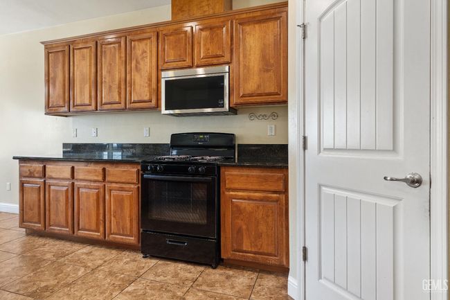 605 Cornelia St, House other with 4 bedrooms, 2 bathrooms and null parking in Wasco CA | Image 16