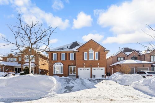 11 Moorehead Cres, Brampton, ON, L6Z4K6 | Card Image