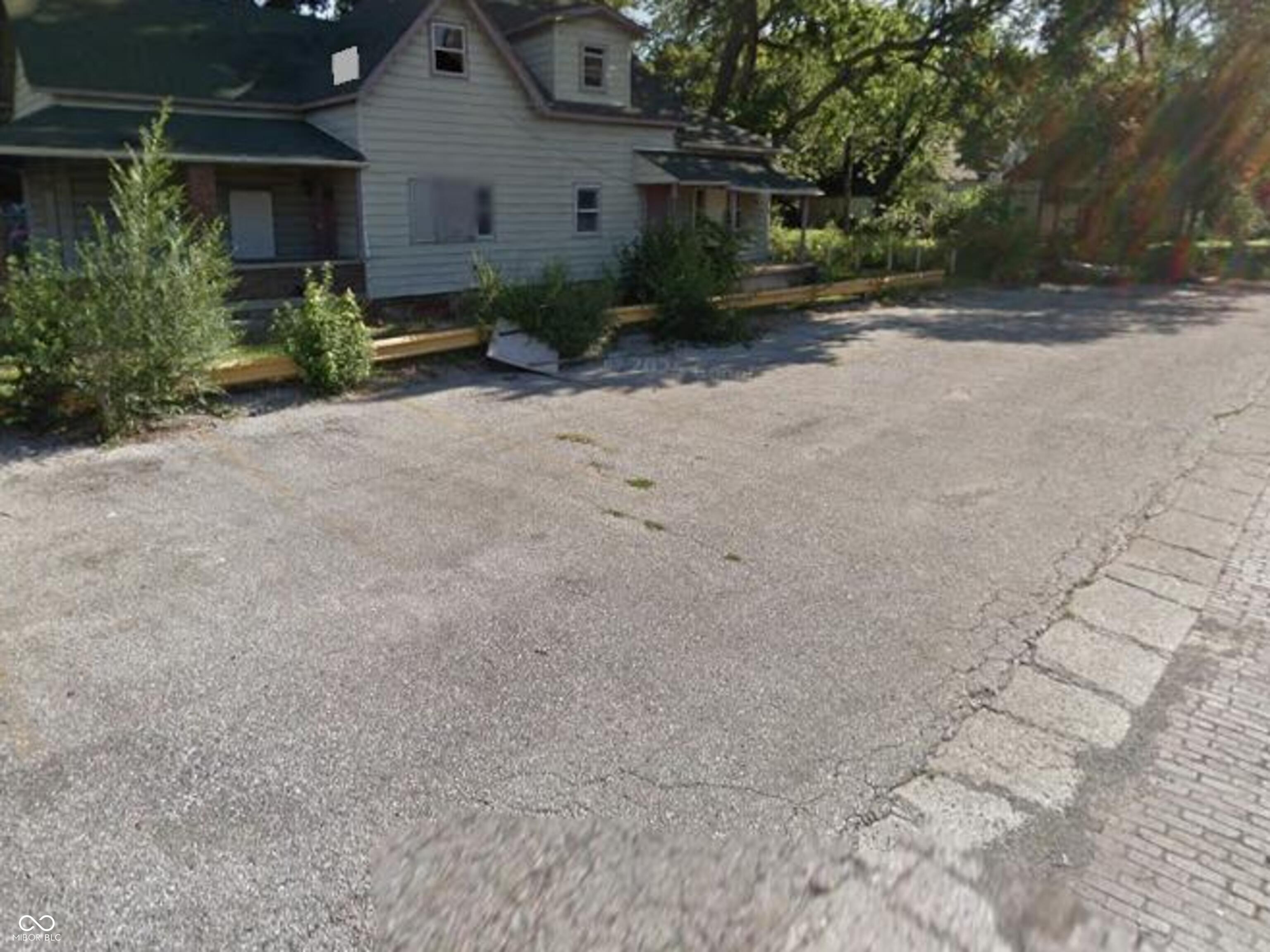 Land in Indianapolis 2