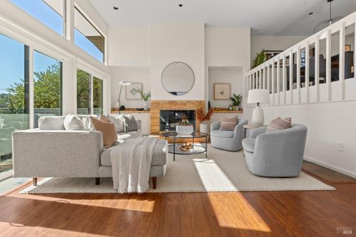 137 Knollwood Dr, San Rafael, CA, 94901-1518 | Card Image