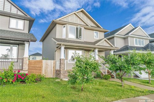 726 Stonebridge Common, Saskatoon, SK, S7T0M8 | Card Image