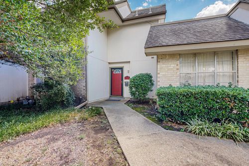 13818 Methuen Green Ln, Dallas, TX, 75240 | Card Image
