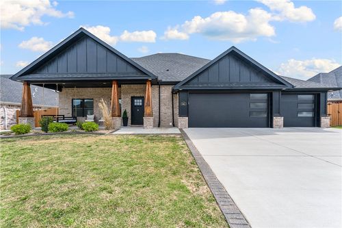 541 Bronco St, Centerton, AR, 72719-4018 | Card Image