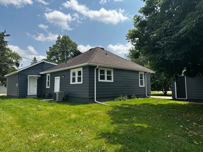 1002 Hoyne St, House other with 3 bedrooms, 2 bathrooms and 1 parking in Streator IL | Image 4