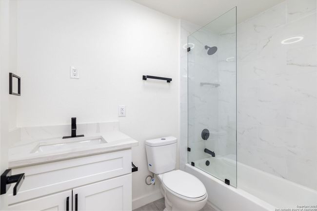 2nd Bedroom ensuite | Image 28