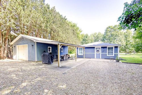 9020 Kinney Rd, Mount Vernon, OH, 43050-9333 | Card Image