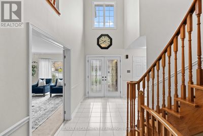 2068 Pipers Crt, House other with 5 bedrooms, 4 bathrooms and 6 parking in Burlington ON | Image 2