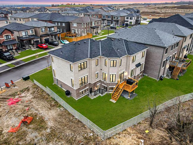 1343 Klondike Dr, House other with 5 bedrooms, 4 bathrooms and 5 parking in Oshawa ON | Image 4