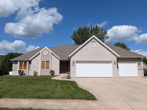 802 Chickadee Dr, Cambridge, WI, 53523-9273 | Card Image