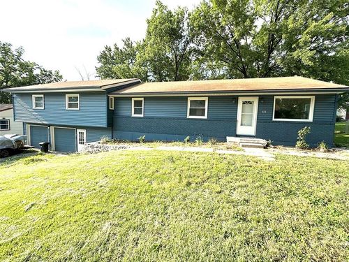 2020 Nw 50th St, Northmoor, MO, 64151-3028 | Card Image