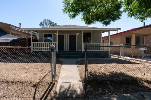 106 Pleasant St, Modesto, CA, 95354-2632 | Card Image