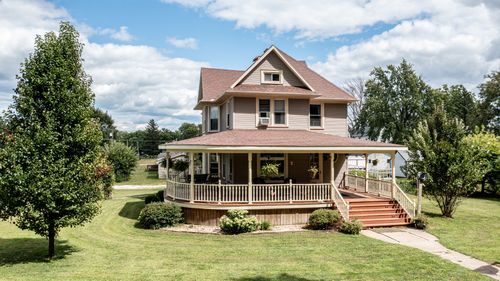 304 Locust St, Mineral, IL, 61344-9400 | Card Image