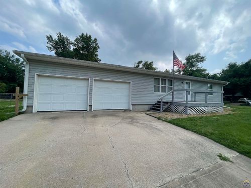 301 E Potwin Ave, Emporia, KS, 66801 | Card Image