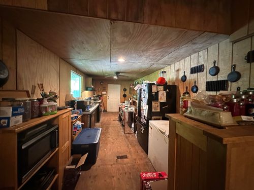 202 Pineview Rd, Linden, TN, 37096-5033 | Card Image