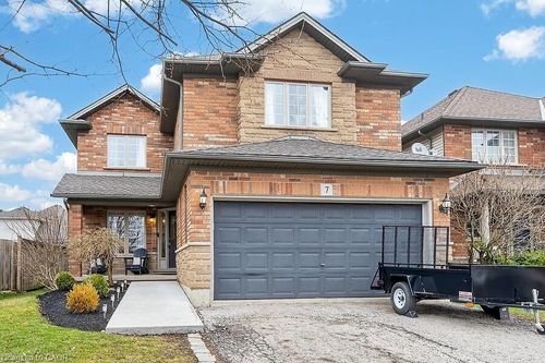 7 Etherington Crescent, Binbrook, ON, L0R1C0 | Card Image