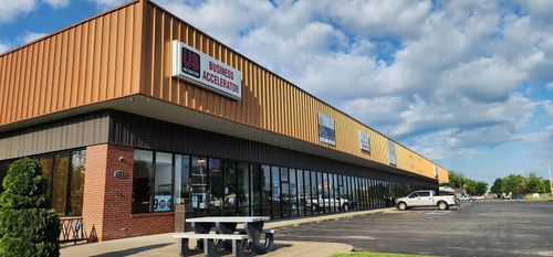 815 John St, Evansville, IN, 47713-2746 | Card Image